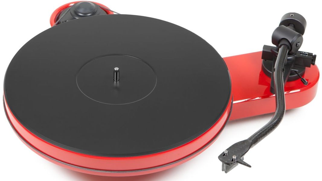 Pro-Ject RPM 3 Carbon Gloss Red Turntable with Sumiko Moonstone ...