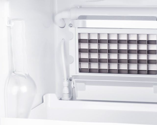 Summit® 15" 45 lb. Panel Ready ADA Compliant Undercounter Ice Maker-3