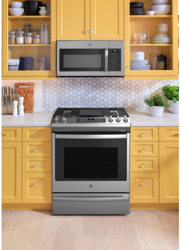 GE 30" Stainless Steel Slide In Convection Gas Range