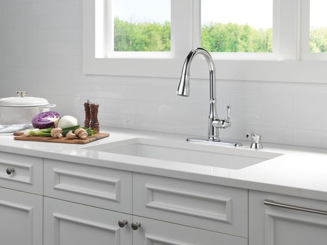 Delta Capertee™ Chrome  Single Handle Pull-Down Kitchen Faucet with Soap Dispenser and Shield Spray Technology-4