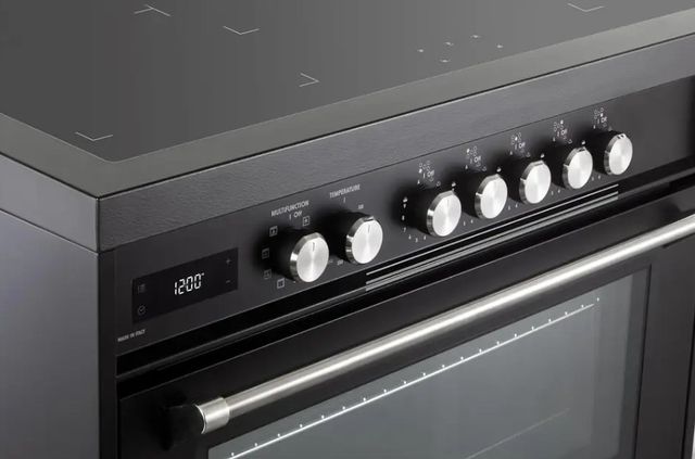 Verona® Ultima 36" Matte Black Pro Style Induction Range-3