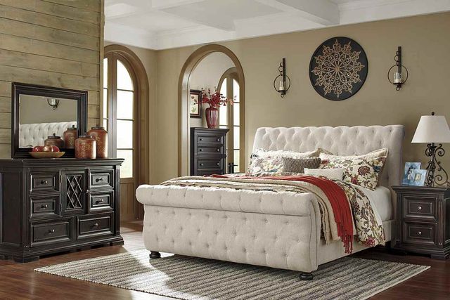Signature Design by Ashley® Willenburg Linen King Upholstered Sleigh Bed-3