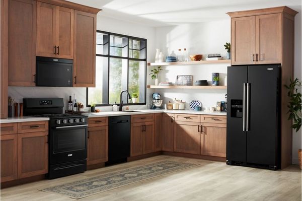 Maytag 30" Black Freestanding Gas Range