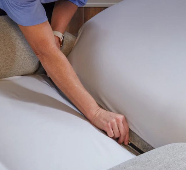 Flexsteel® Zecliner White Sleep Kit-2