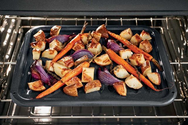 Frigidaire® 30" Stainless Steel Freestanding Gas Range-3