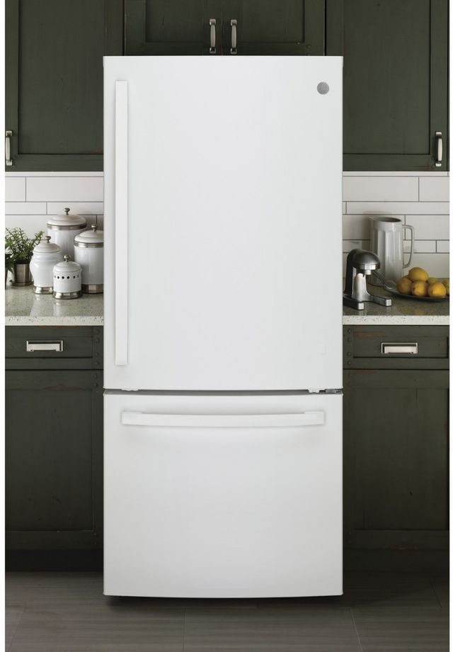 GE® 30 in. 21.0 Cu. Ft. White Bottom Freezer Refrigerator-9