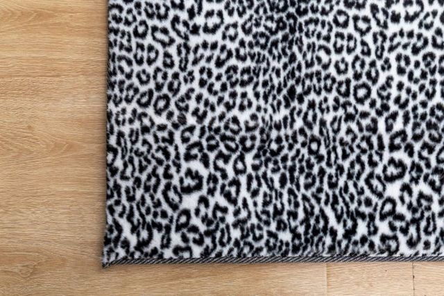 MDA Rugs Faux 5'x7' Style 1 Area Rug-1