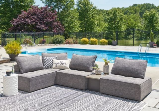 Signature Design by Ashley® Bree Zee 5-Piece Brown Fabric Outdoor Sectional-3