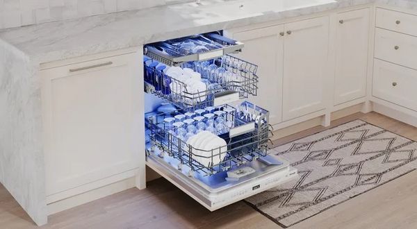 Thermador Star Sapphire 24" Custom Panel Top Control Built In Dishwasher