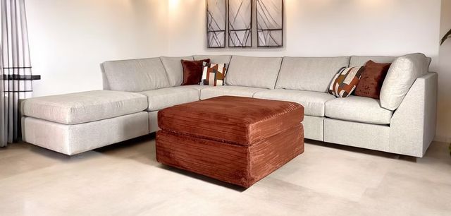 Intermountain Furniture Customizable Fox Storage Ottoman-1