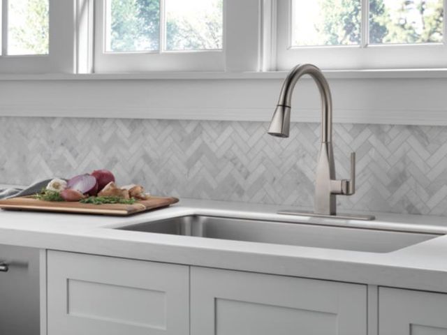 Peerless Xander® Stainless Single Handle Pull-Down Kitchen Faucet-2