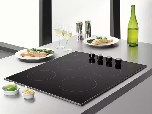 Blomberg® 24" Black Electric Cooktop-2