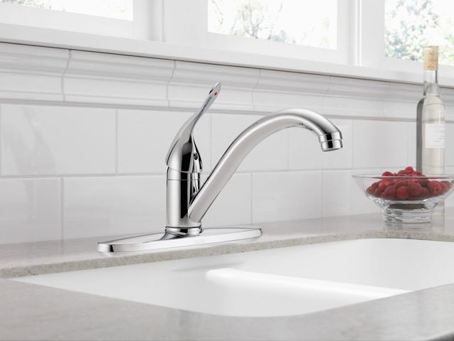 Delta Commercial HDF® Chrome Single Handle Kitchen Faucet-1