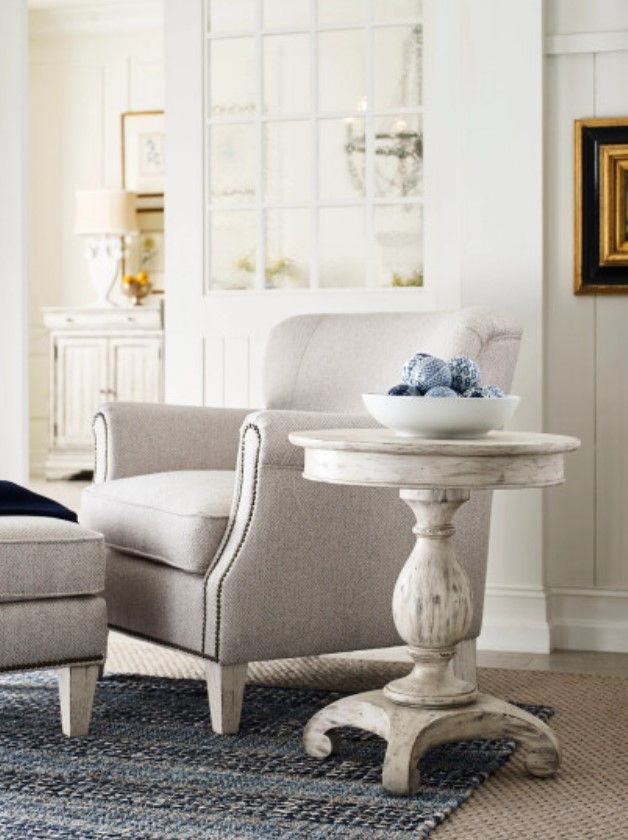 Kincaid® Selwyn Kelsey Cottage White Round End Table-2