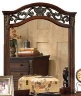 Signature Design by Ashley® Leahlyn 5-Piece Warm Brown King Panel Bed Set-3