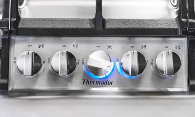 Thermador® Masterpiece® Pedestal Star® 36" Stainless Steel Natural Gas Cooktop-10