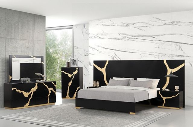 Furniture of America® Goldsberg Black/Gold Eastern King Extended Panel Bed-1