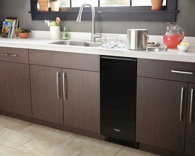 Whirlpool® 15" Black Ice Maker-4