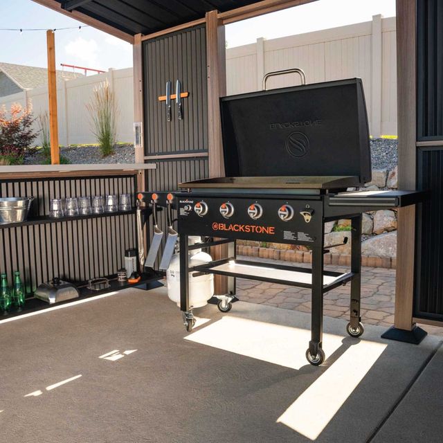 Blackstone® 4-Burner Black Freestanding Liquid Propane Griddle and Pavilion Bar-4
