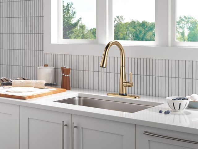 Delta Essa® Champagne Bronze VoiceIQ® Single Handle Pull-Down Kitchen Faucet with Touch2O® Technology-2