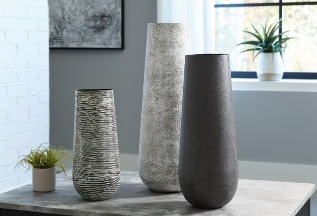 Signature Design by Ashley® Fynn Antique Brown Vase-3
