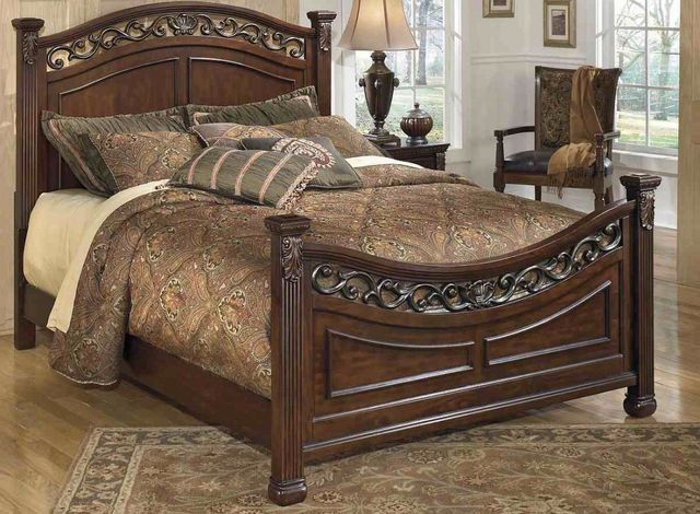 Signature Design by Ashley® Leahlyn Warm Brown California King Poster Bed-1