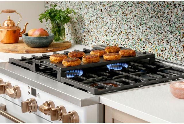 Café™ 36" Stainless Steel Pro Style Dual Fuel Range-11