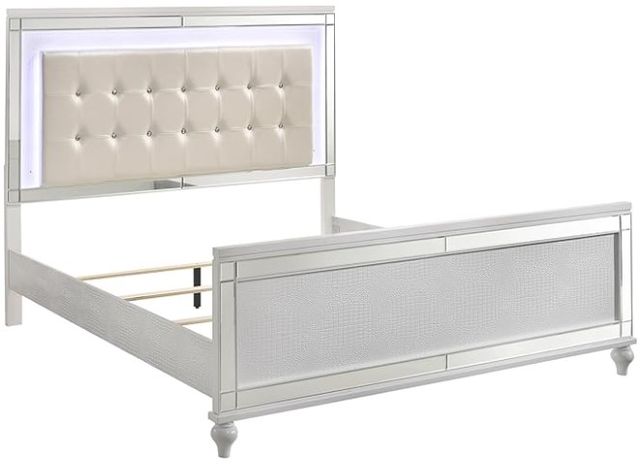 New Classic® Home Furnishings Valentino White California King Panel Bed-2