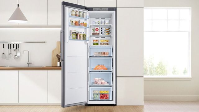 Samsung 11.4 Cu. Ft. Stainless Look Convertible Upright Freezer-8
