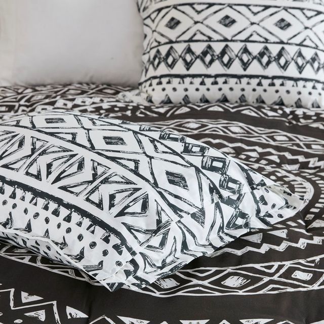 Olliix by Urban Habitat Allyson 3 Piece Cotton Black King/California King Comforter Mini Set-3