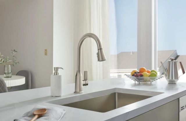 Peerless Ezra® Stainless 16" Single Handle Pull-Down Kitchen Faucet-3
