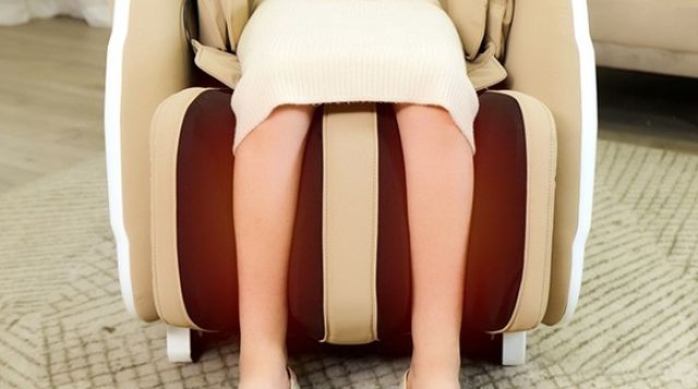 Furniture of America® Calmridge Black/White Massage Chair-4