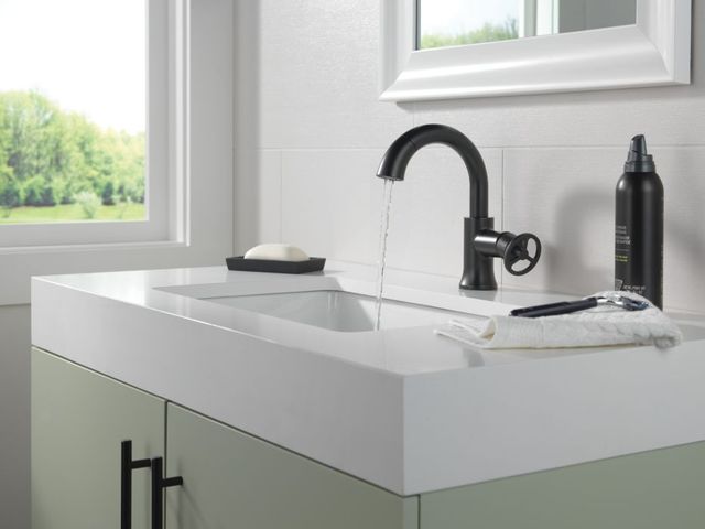 Delta Trinsic® Matte Black Single Handle Wheel Pull-Down Bathroom Faucet with Drain-1