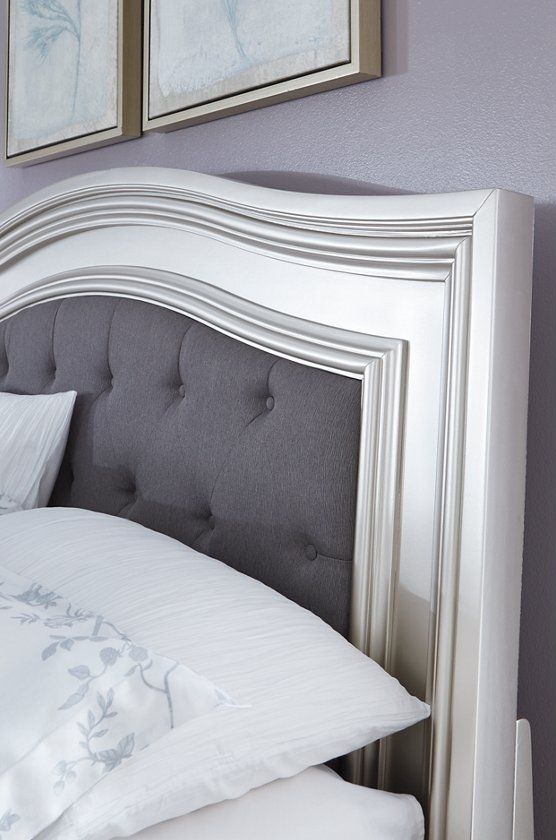 Signature Design by Ashley® Coralayne Silver Queen Panel Bed-1