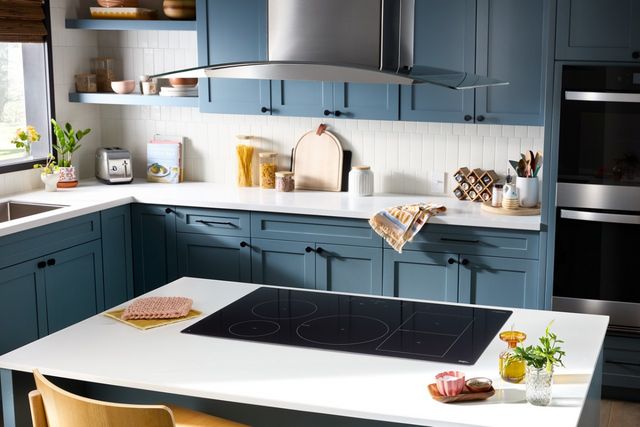 Whirlpool 36" Black/Stainless Steel Intelligent Induction Cooktop with Temp Cook™ Technology and WipeClean™ Coating-8