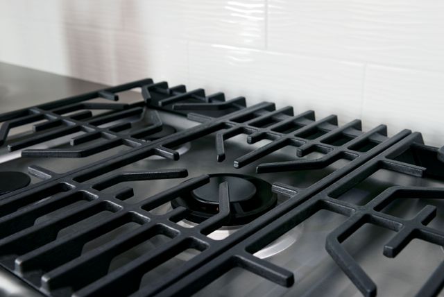 Frigidaire Professional® 30'' Stainless Steel Gas Cooktop-5