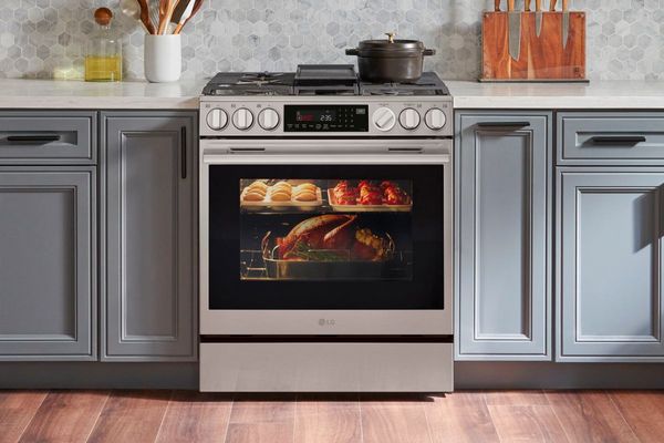 LG 30" PrintProof® Stainless Steel Slide In Gas Range