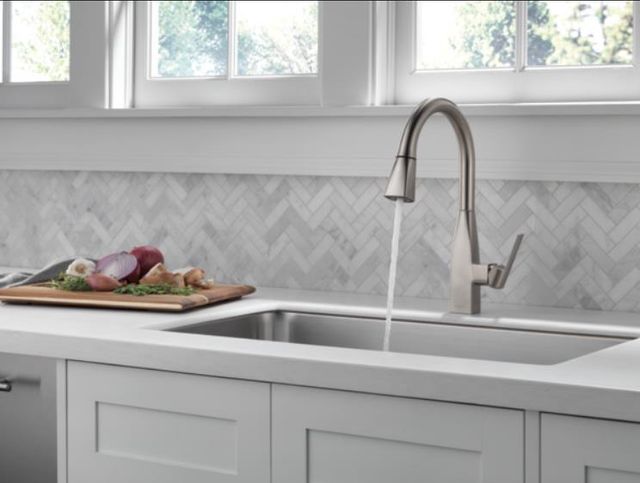 Peerless Xander® Stainless Single Handle Pull-Down Kitchen Faucet-3