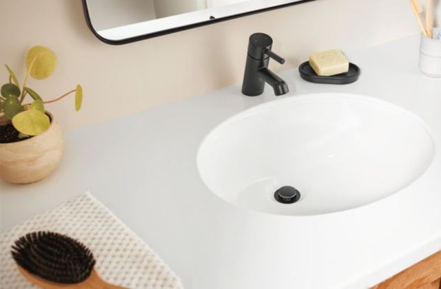 Peerless Precept® Matte Black Single Handle Bathroom Faucet-3
