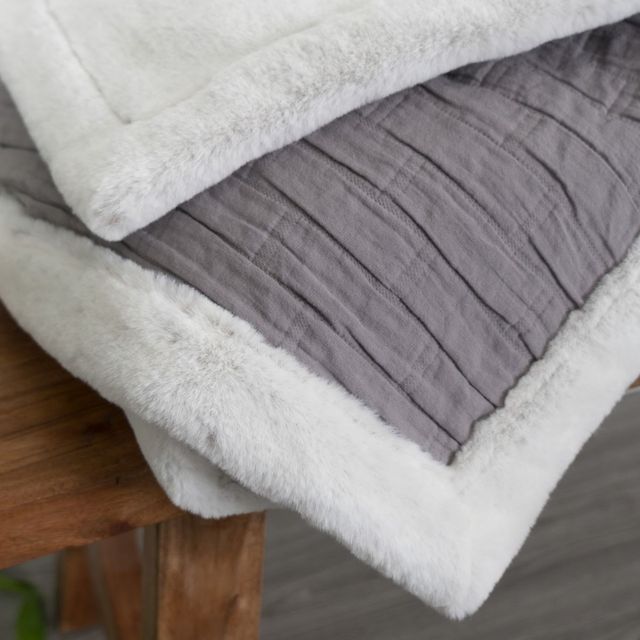 Concept ZZZ White/Gray 50x70 Matelasse & Faux Fur Throw