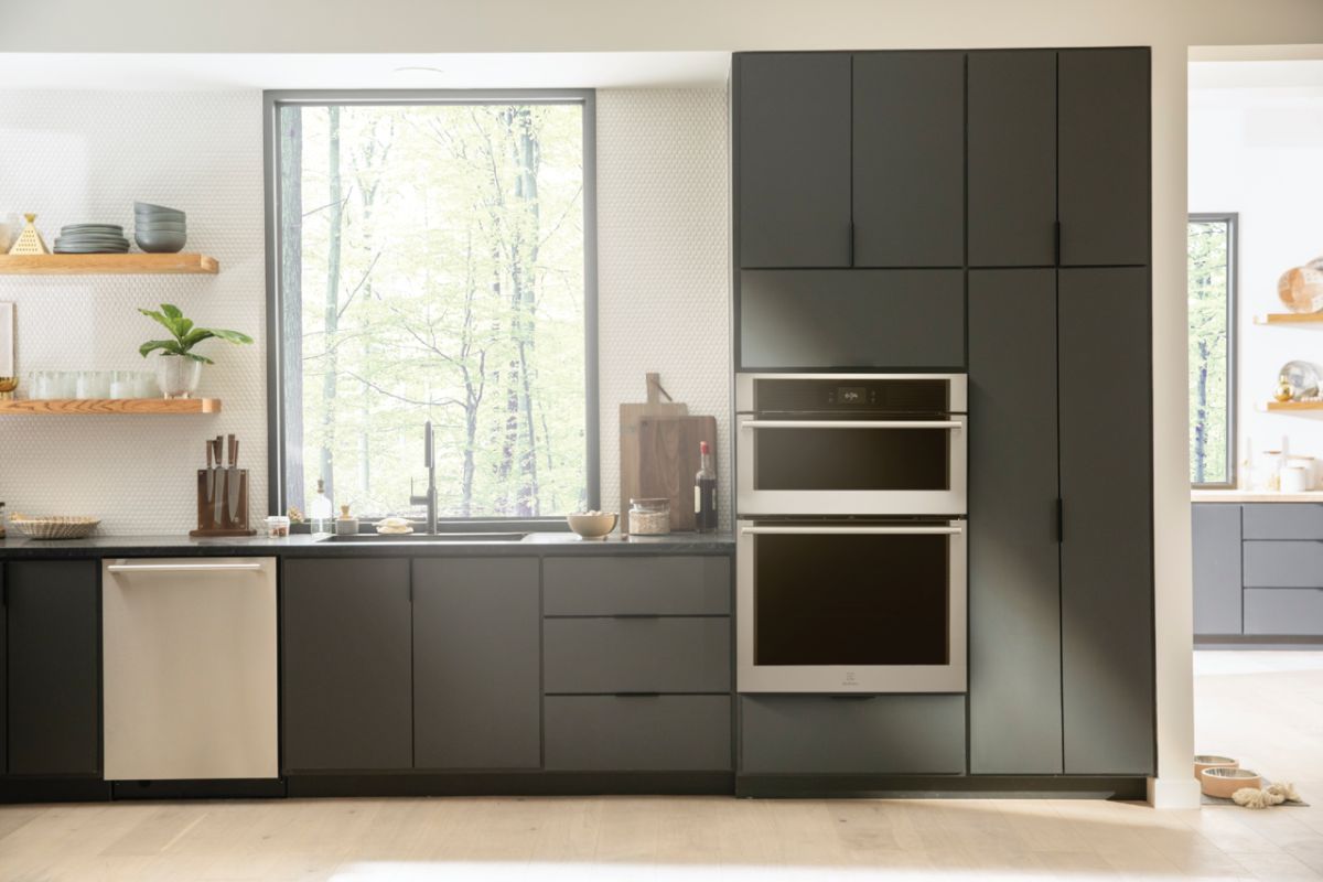 Electrolux 30" Stainless Steel Oven/Micro Combo Electric Wall Oven - Thumbnail 3