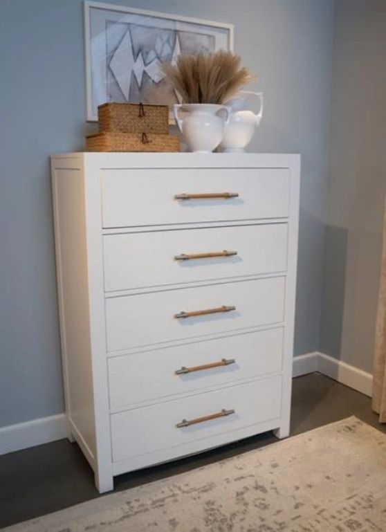 Riverside Furniture Rosalie White Caps 5-Drawer Chest-1