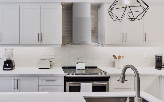 Elica Comfort Potenza 30" Stainless Wall Mounted Range Hood-4