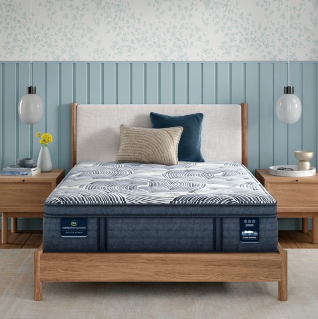 Serta® perfectsleeper Pro™ Edinburgh 15" Hybrid Plush Quilted Pillow Top King Mattress-1