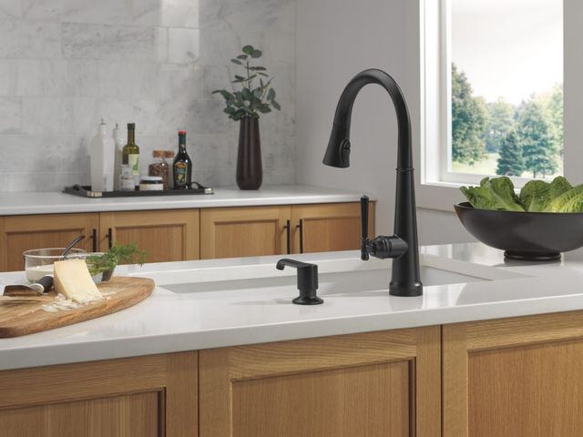 Delta Emmeline® Matte Black Touch2O® Technology Kitchen Faucet with Touchless Technology -2