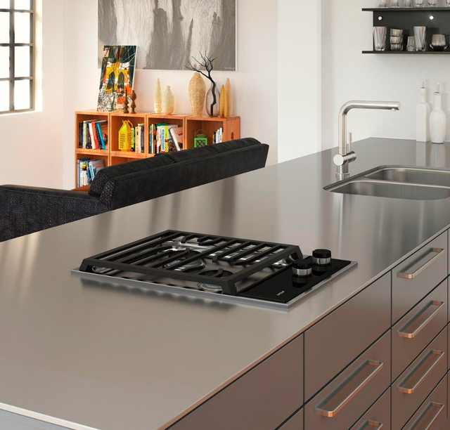 Wolf® 15" Stainless Steel Transitional Liquid Propane Cooktop-3
