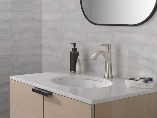 Delta Lineax™ Stainless Single Handle Bathroom Faucet with Drain-3