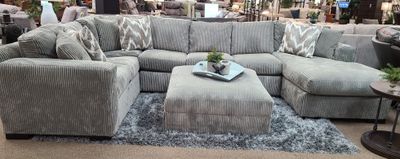 front view of the Intermountain Furniture 3 piece Snowy Sectional