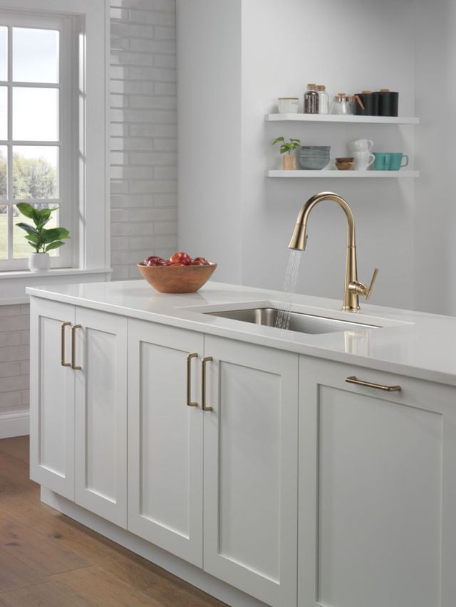 Delta Emmeline® Lumicoat® Champagne Bronze Single Handle Pull-Down Kitchen Faucet -3
