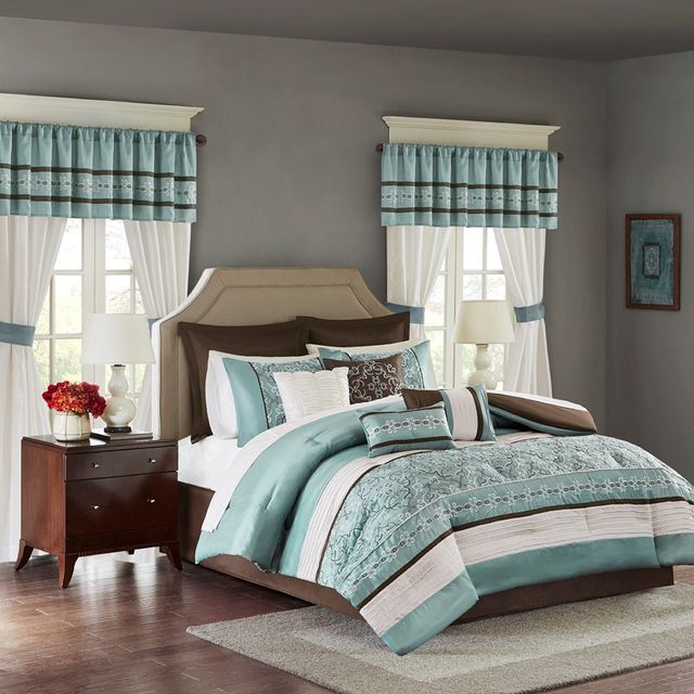 Olliix by Madison Park Essentials 24 Pieces Seafoam Queen Jelena Room in a Bag Set-1
